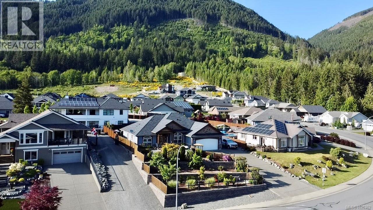 482 Mountain View Dr, Lake Cowichan, British Columbia