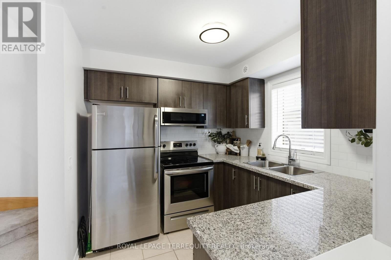 42 Artania Street, Oshawa (Windfields), Ontario  L1L 0E7 - Photo 11 - E12797858