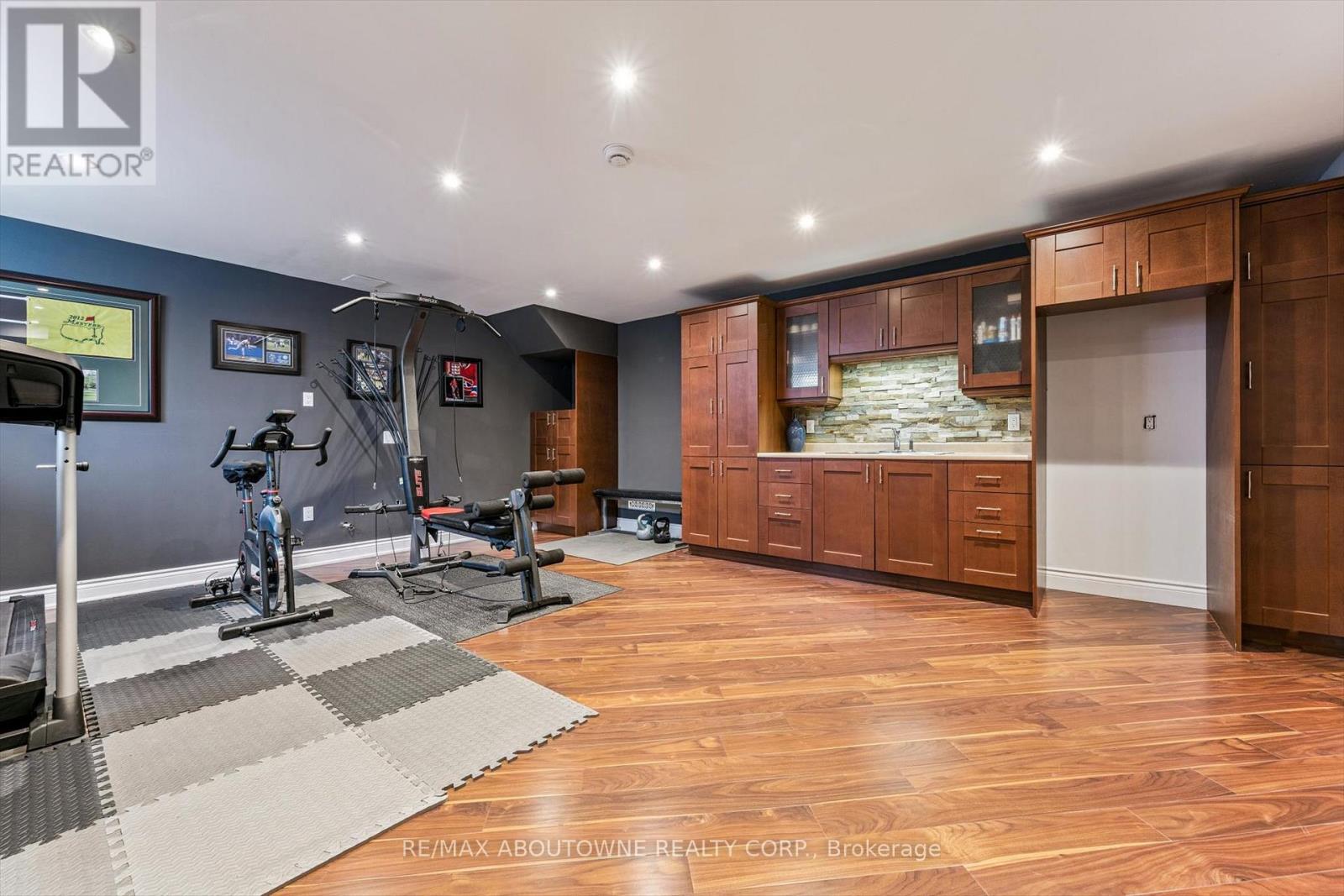 256 Lexington Road, Oakville, Ontario  L6H 6L9 - Photo 42 - W12797502