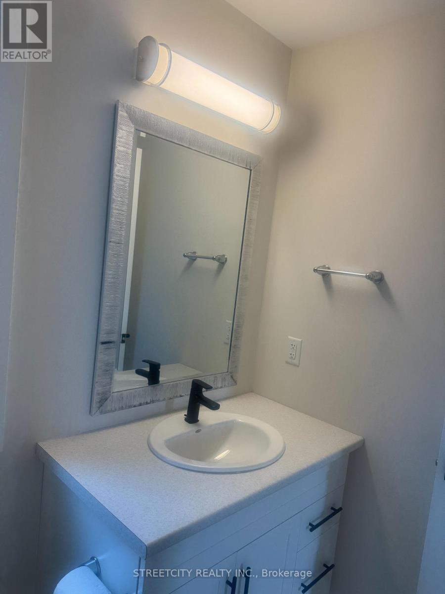 18 Julie Crescent, London South, Ontario  N5Z 0A9 - Photo 13 - X12797444