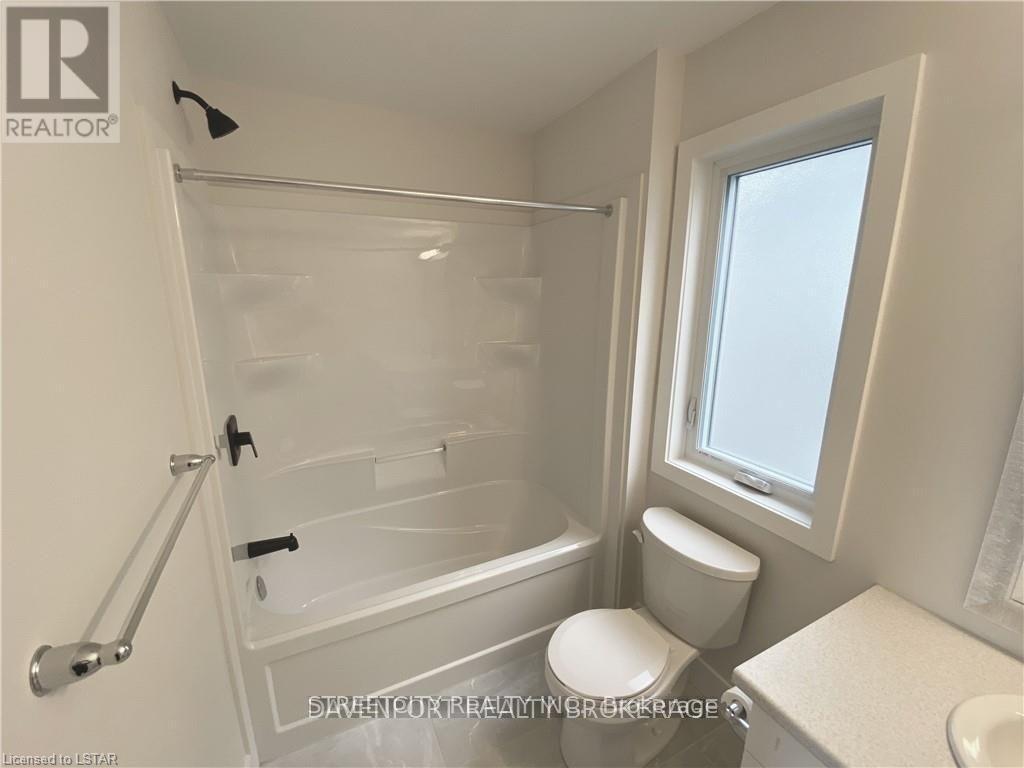 18 Julie Crescent, London South, Ontario  N5Z 0A9 - Photo 12 - X12797444