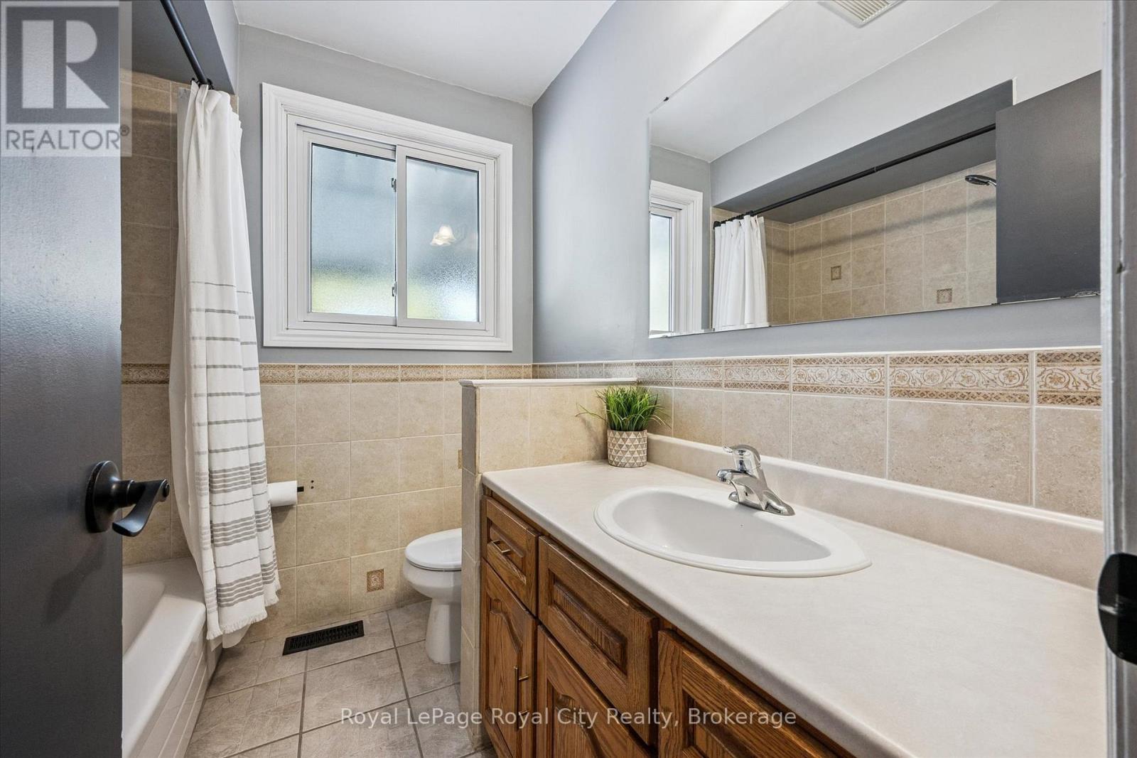 26 Vista Terrace, Guelph, Ontario N1E 1A1 - Photo 18 - X12797982