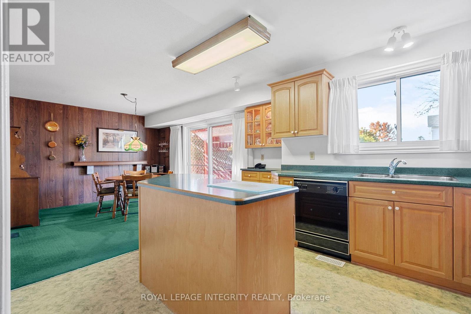 12 Wynford Avenue, Ottawa, Ontario  K2G 3Z3 - Photo 12 - X12798030