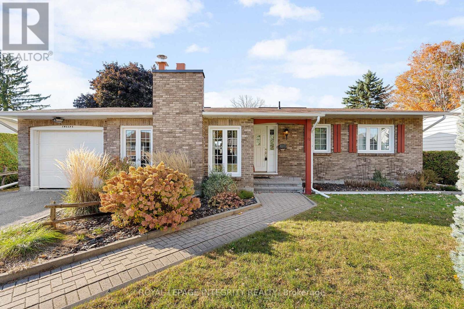 12 Wynford Avenue, Ottawa, Ontario  K2G 3Z3 - Photo 3 - X12798030