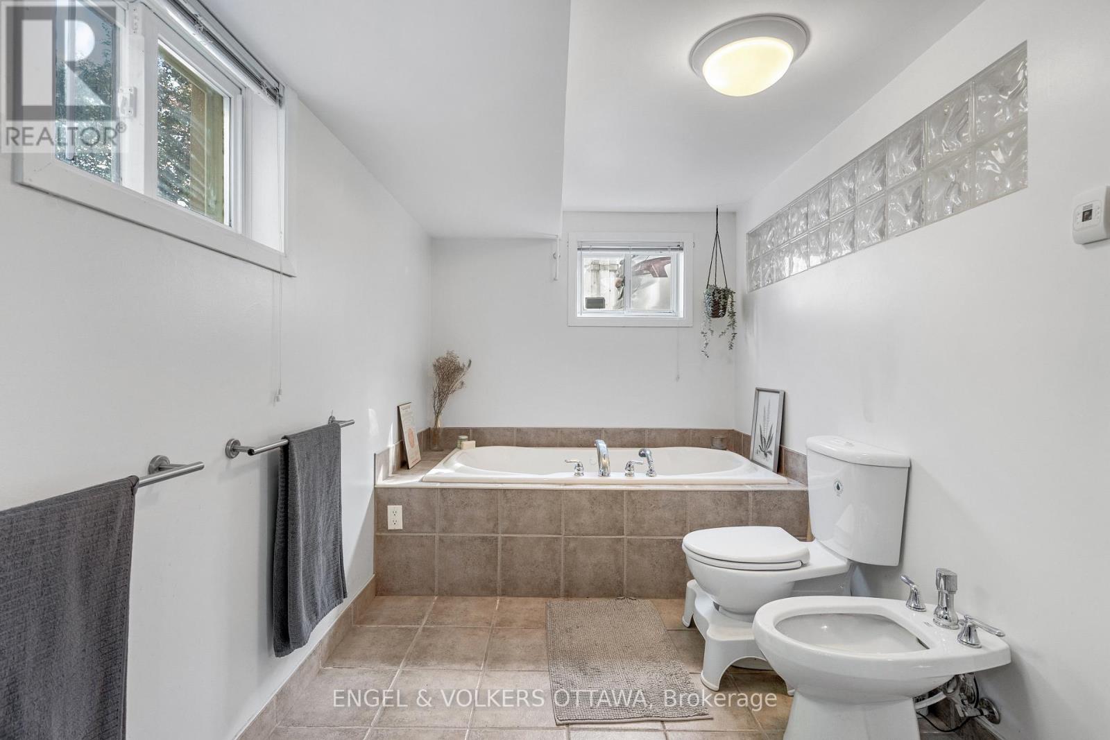 1270 Cheverton Avenue, Ottawa, Ontario  K1H 7P6 - Photo 34 - X12798040