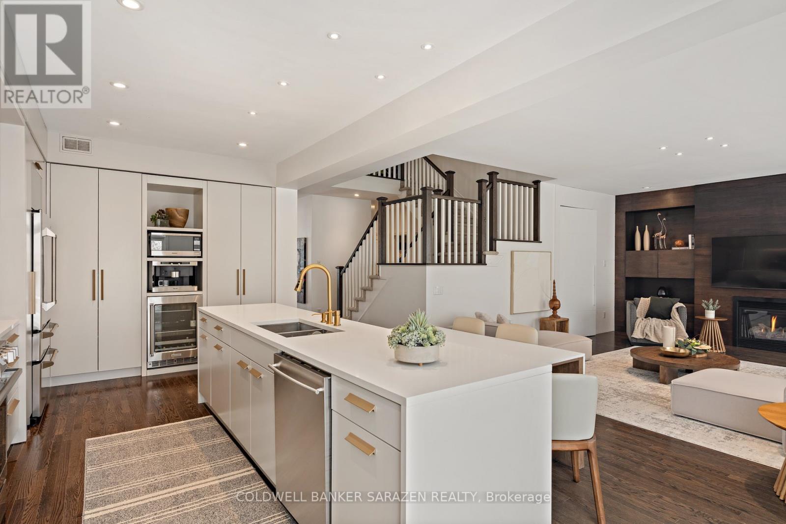 179 Gracewood Crescent, Ottawa, Ontario  K1T 0J3 - Photo 11 - X12798098