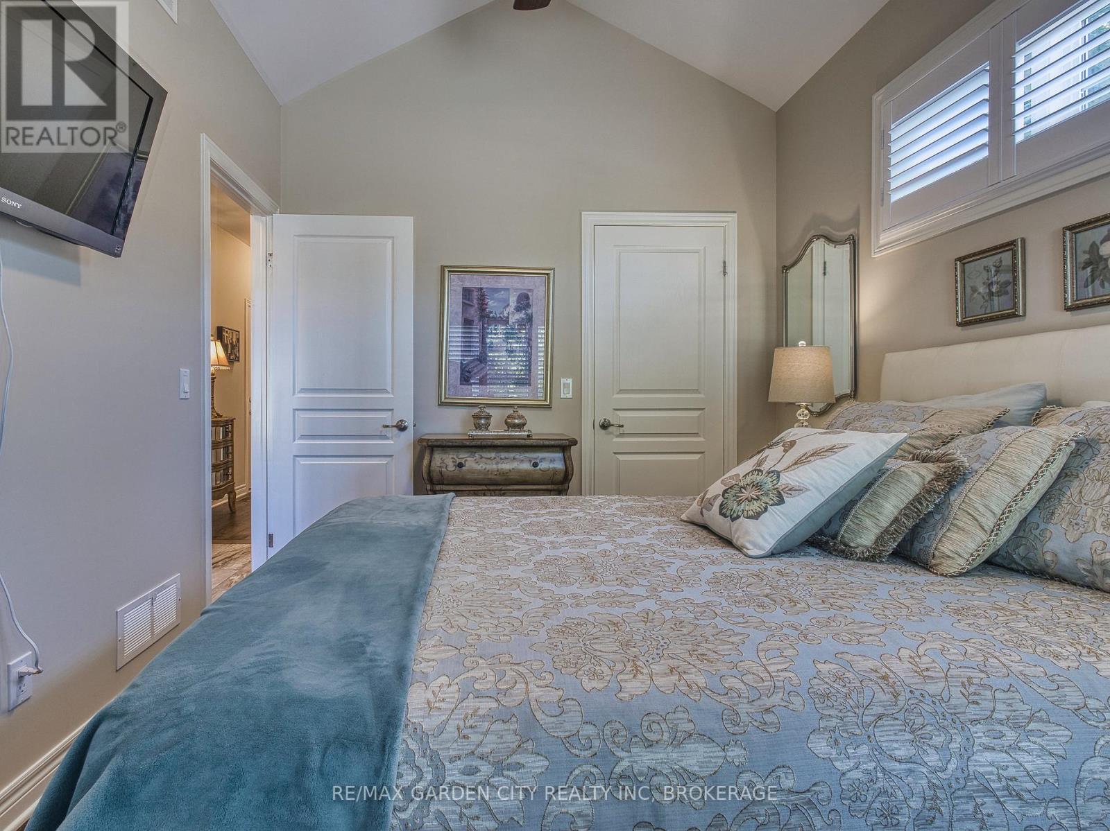 15 - 215 Vansickle Road, St. Catharines, Ontario L2S 0E3 - Photo 5 - X12797994