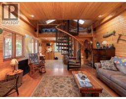 9305 STEPHENS WAY, Halfmoon Bay, British Columbia