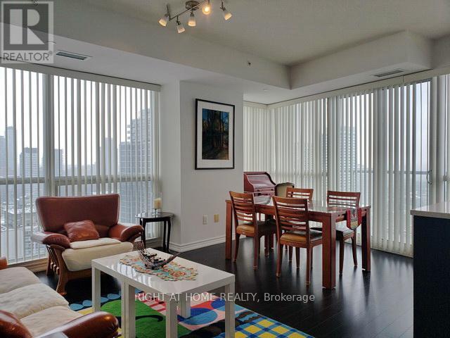 3302 - 386 Yonge Street, Toronto, Ontario  M5B 0A5 - Photo 2 - C12798044