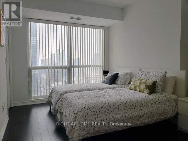 3302 - 386 Yonge Street, Toronto, Ontario  M5B 0A5 - Photo 4 - C12798044