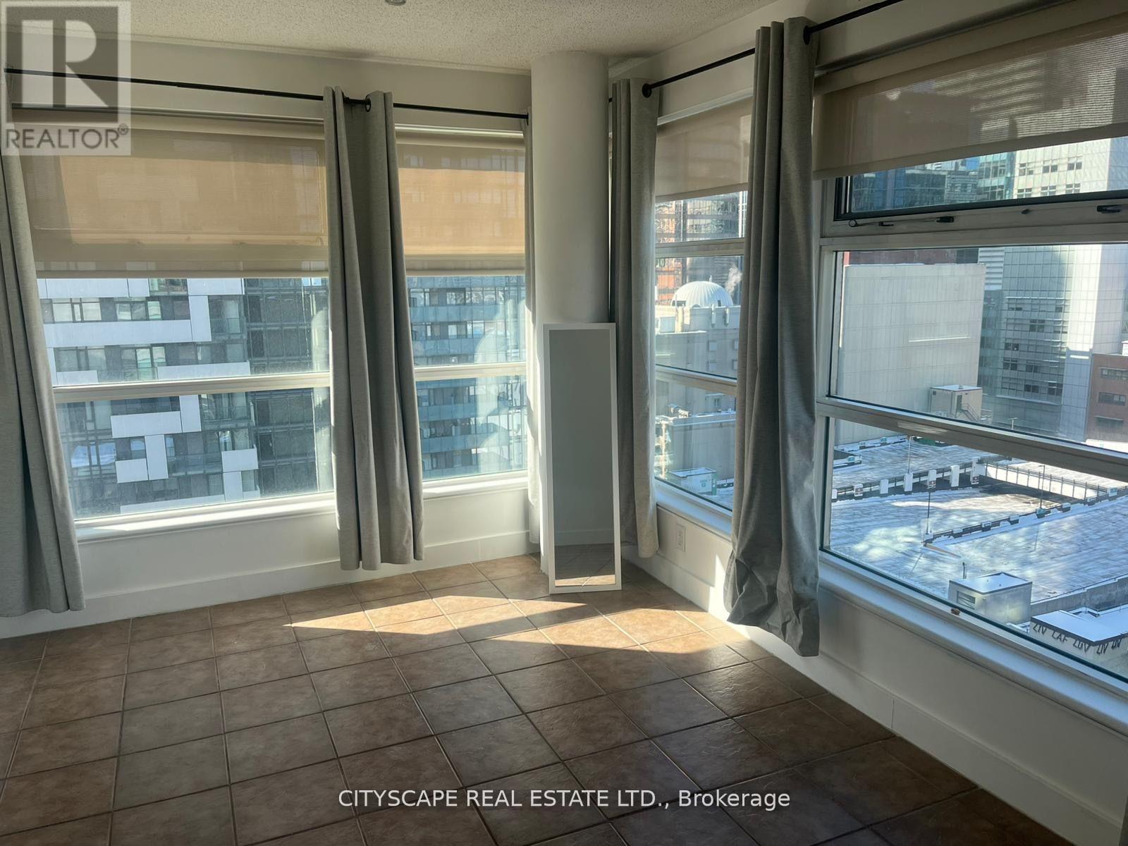 2005 - 50 Lombard Street, Toronto, Ontario  M5C 2X4 - Photo 17 - C12798082