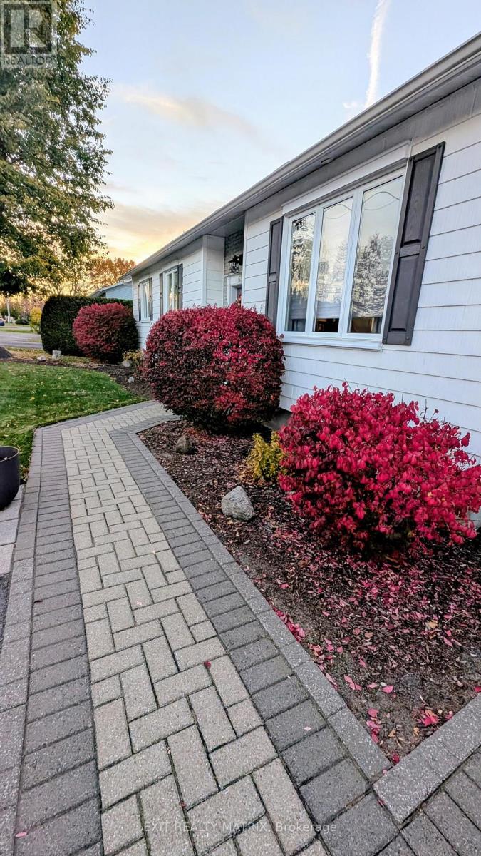 636 Front Road, Champlain, Ontario  K0B 1K0 - Photo 37 - X12798014