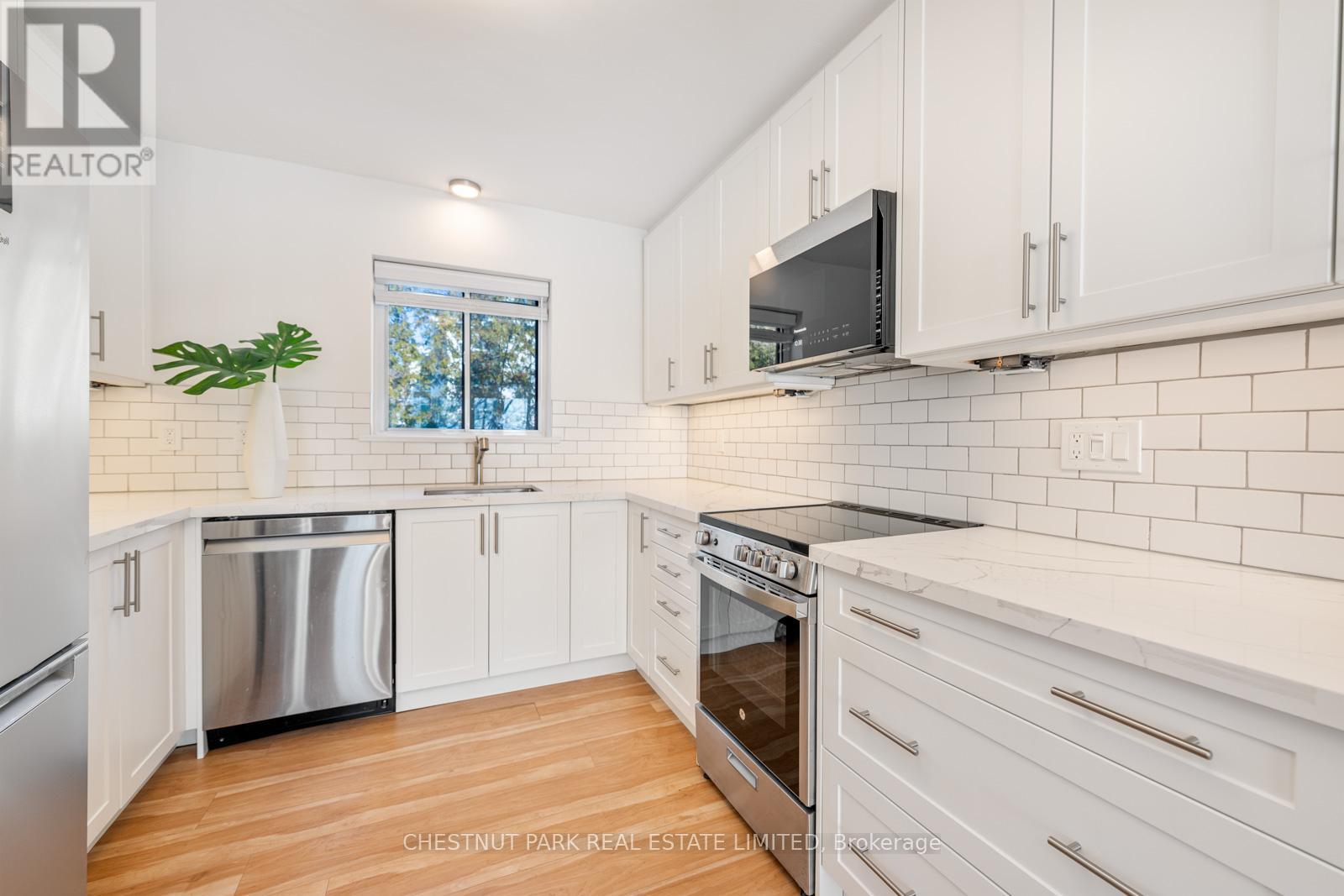 108 Hubbard Boulevard, Toronto, Ontario  M4E 1A6 - Photo 15 - E12797968