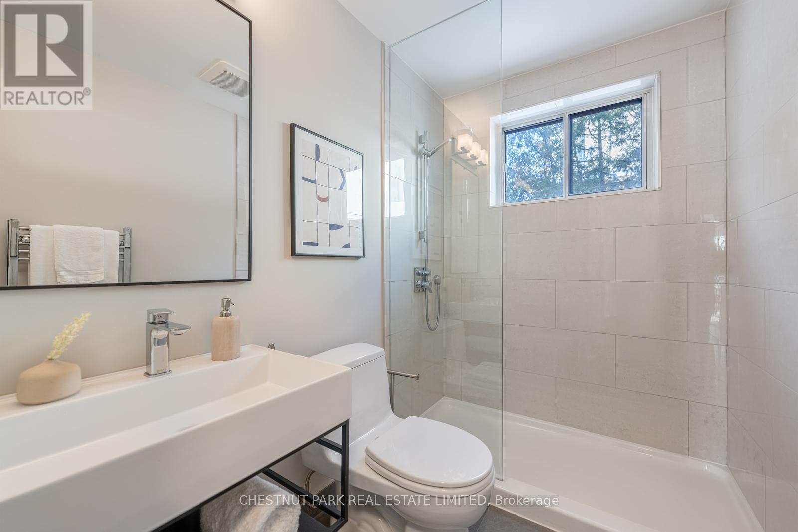 108 Hubbard Boulevard, Toronto, Ontario  M4E 1A6 - Photo 9 - E12797968