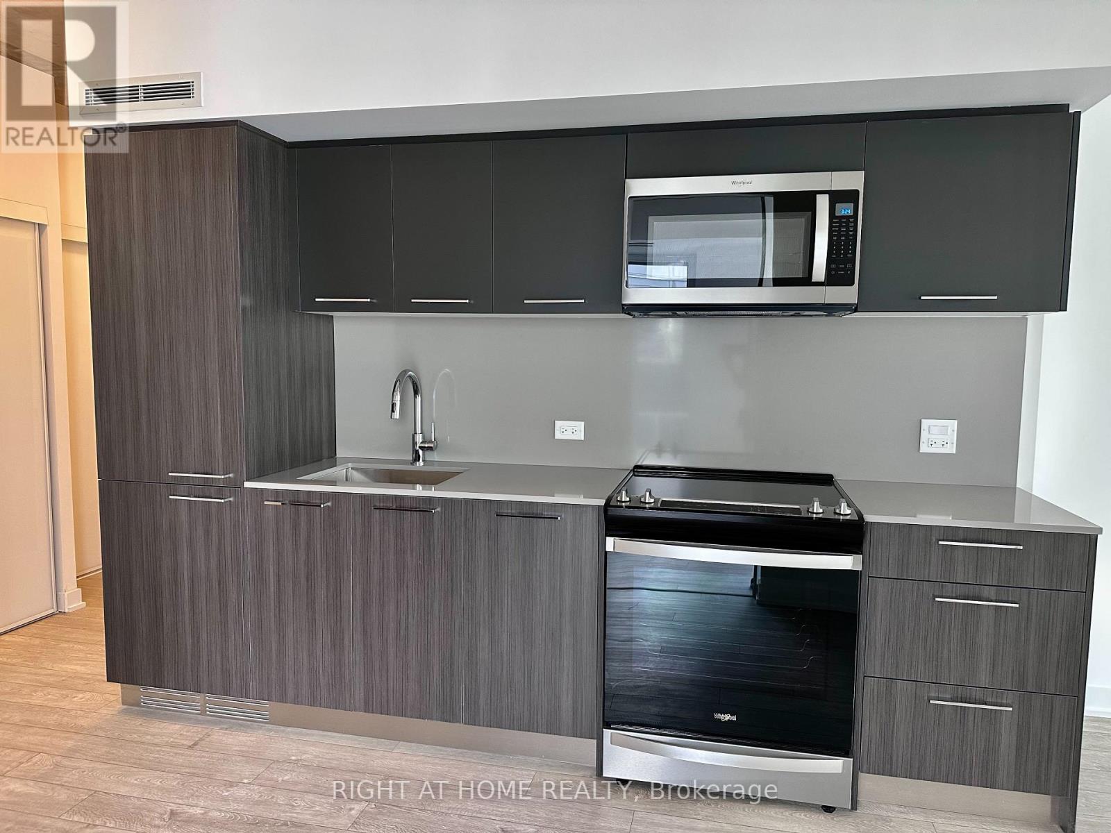 705 - 45 Baseball Place, Toronto, Ontario  M4M 0H1 - Photo 6 - E12798000