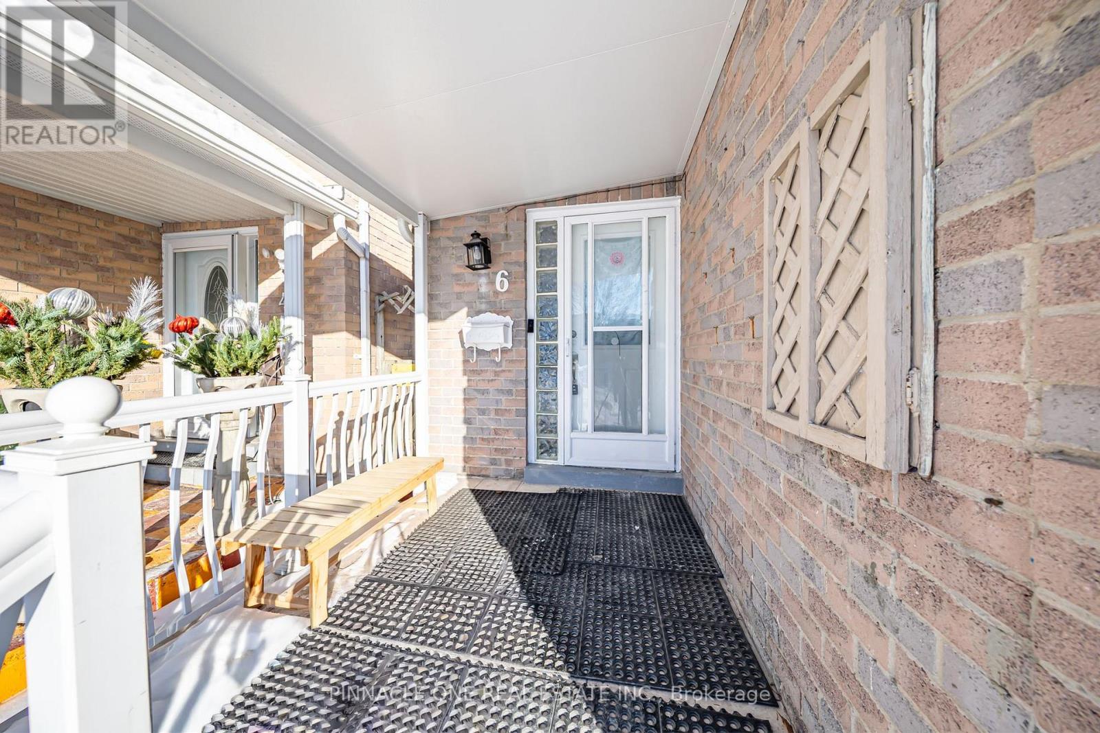 6 Mansewood Gardens, Toronto, Ontario  M1E 5A6 - Photo 3 - E12798056