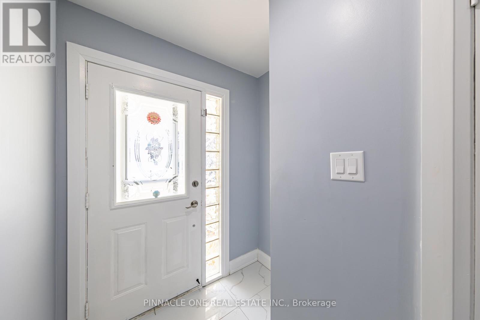 6 Mansewood Gardens, Toronto, Ontario  M1E 5A6 - Photo 7 - E12798056