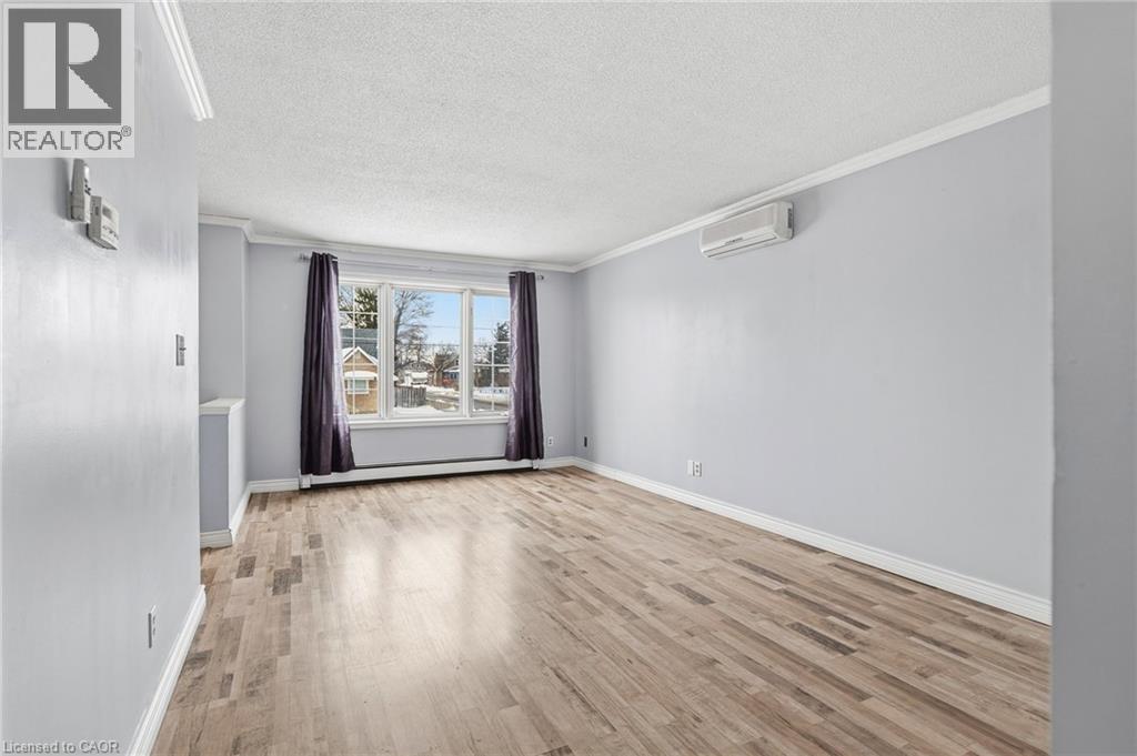 379 S Southworth Street S, Welland, Ontario  L3B 2A1 - Photo 5 - 40805985