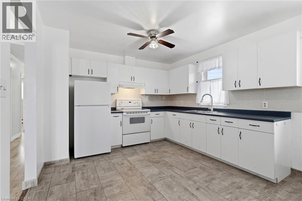 379 S Southworth Street S, Welland, Ontario  L3B 2A1 - Photo 8 - 40805985