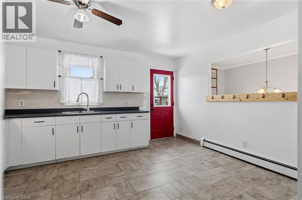 379 S Southworth Street S, Welland, Ontario  L3B 2A1 - Photo 9 - 40805985