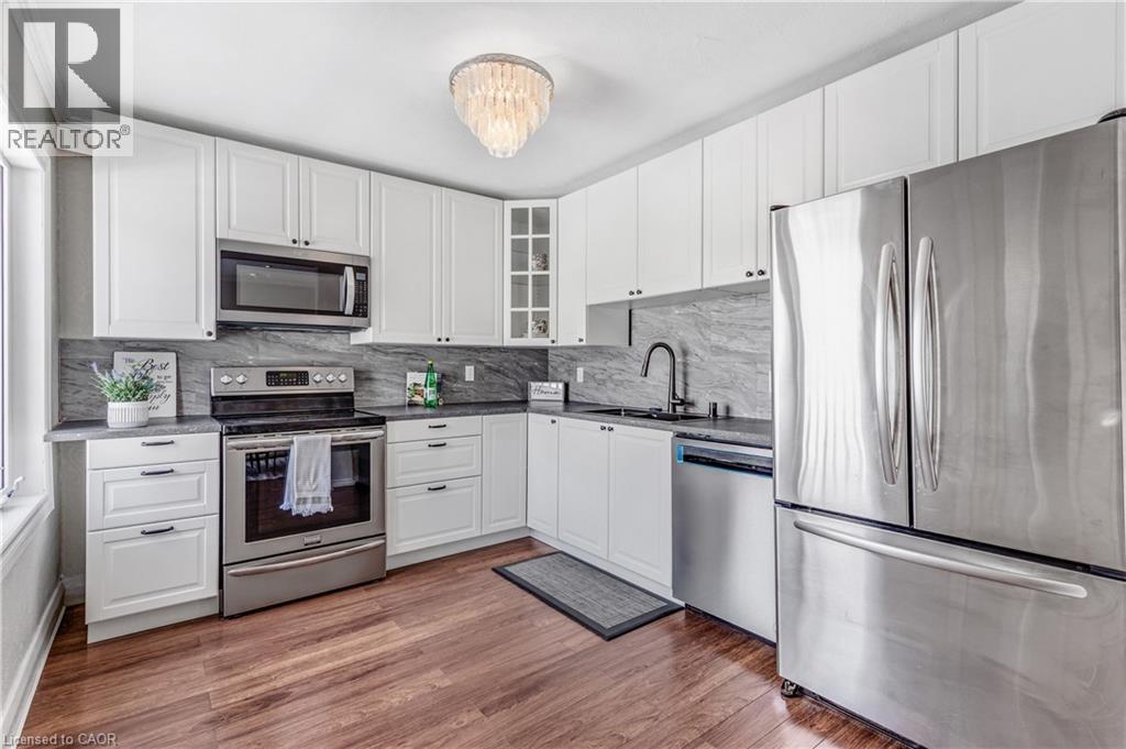 13 Devitt Avenue N, Waterloo, Ontario  N2J 3E7 - Photo 9 - 40805682