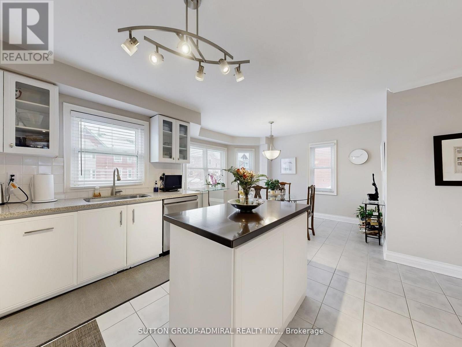 105 - 105 Leah Crescent, Vaughan, Ontario  L4J 8C4 - Photo 14 - N12797992