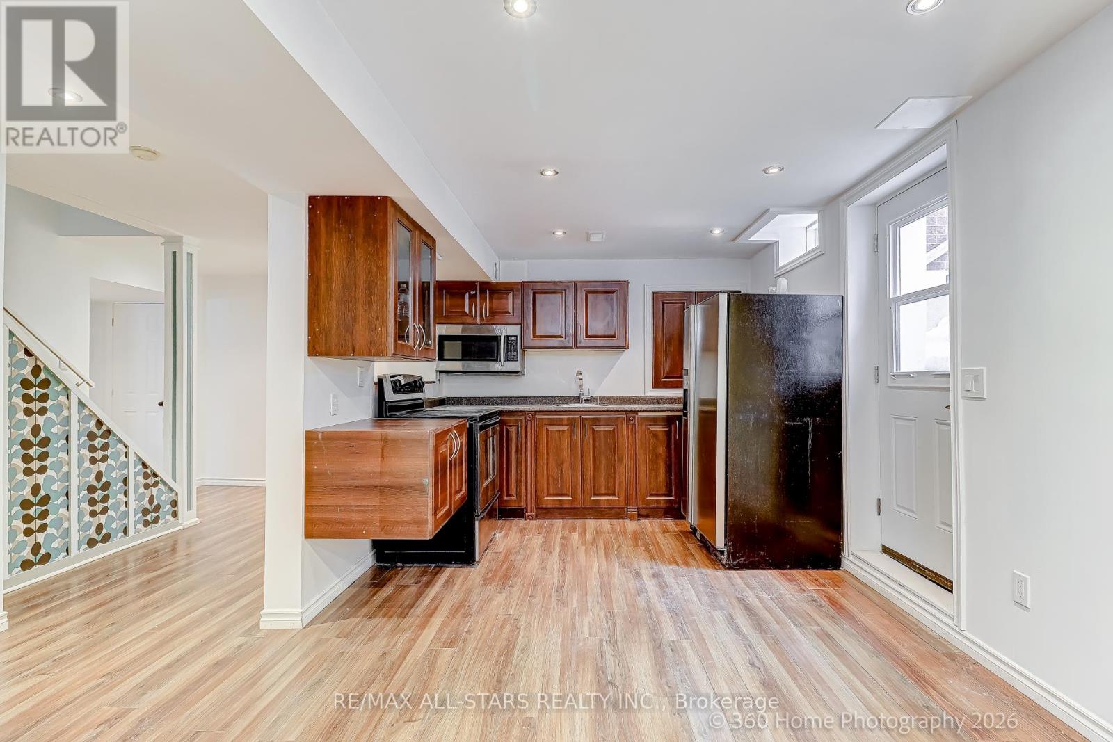 6 Amberview Drive, Georgina, Ontario  L4P 3X6 - Photo 3 - N12798036