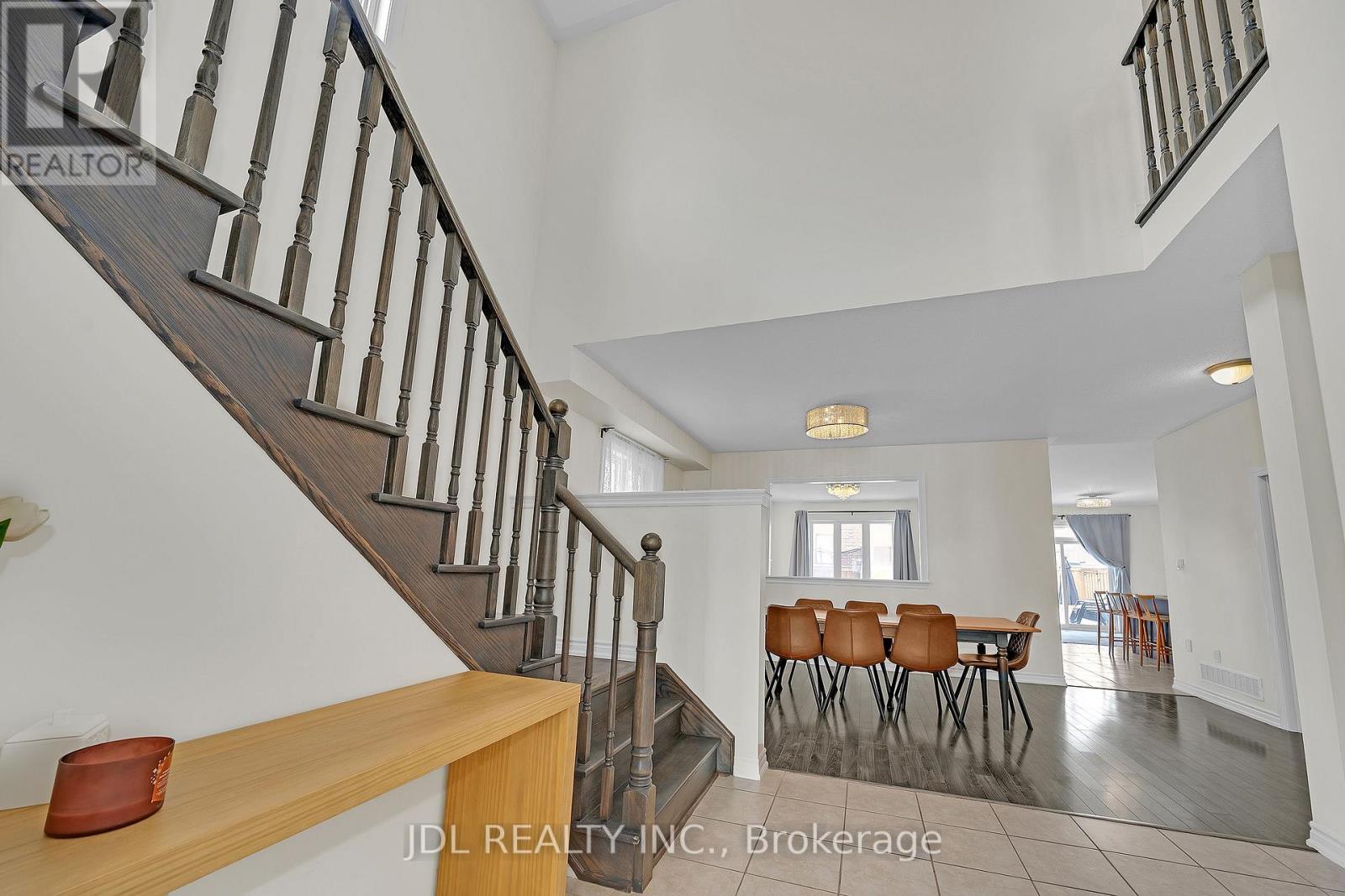 376 Miller Park Avenue, Bradford West Gwillimbury (Bradford), Ontario  L3Z 3J2 - Photo 3 - N12798070