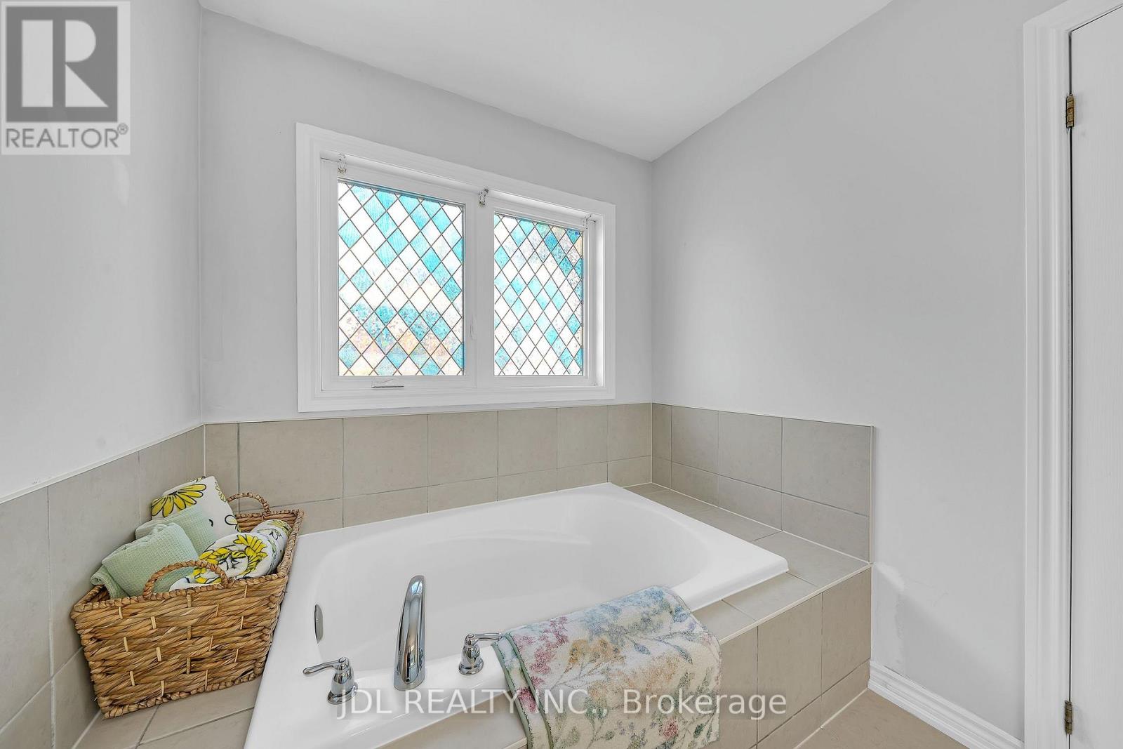 376 Miller Park Avenue, Bradford West Gwillimbury (Bradford), Ontario  L3Z 3J2 - Photo 39 - N12798070