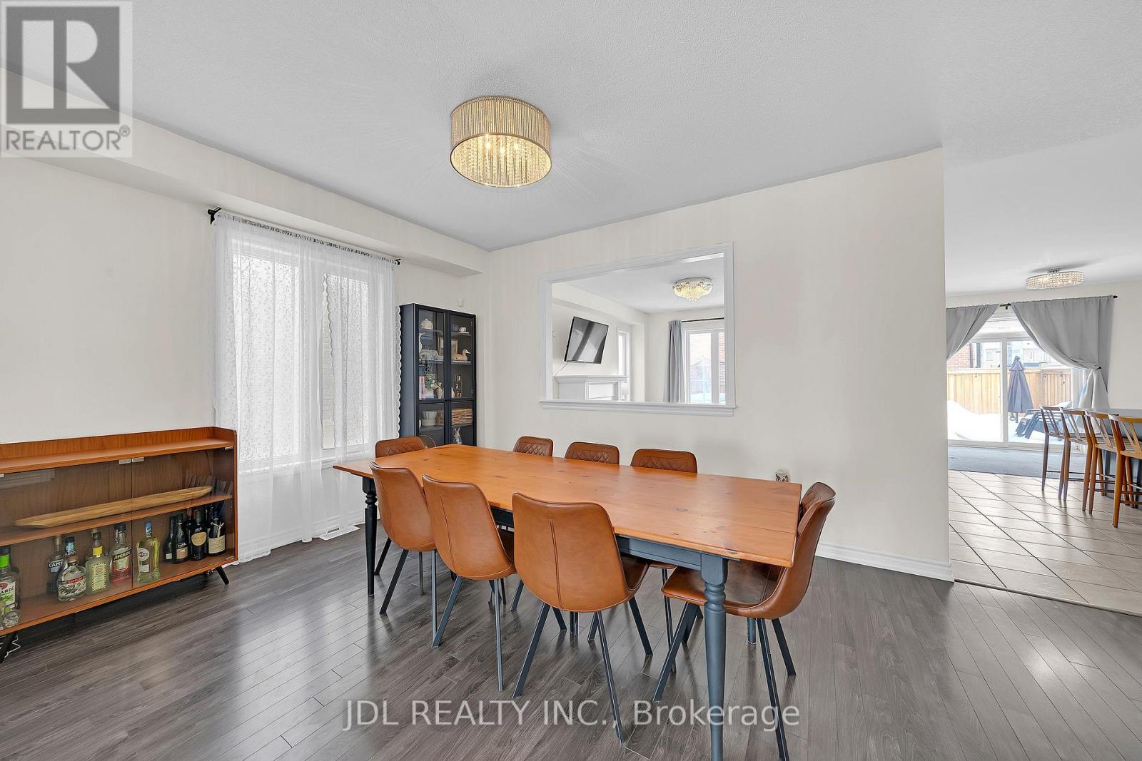 376 Miller Park Avenue, Bradford West Gwillimbury (Bradford), Ontario  L3Z 3J2 - Photo 5 - N12798070