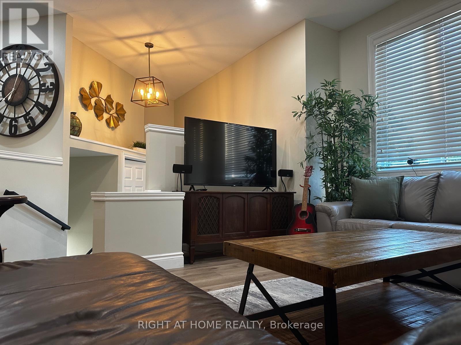 741 Innisfil Beach Road, Innisfil, Ontario  L9S 4E4 - Photo 5 - N12798084