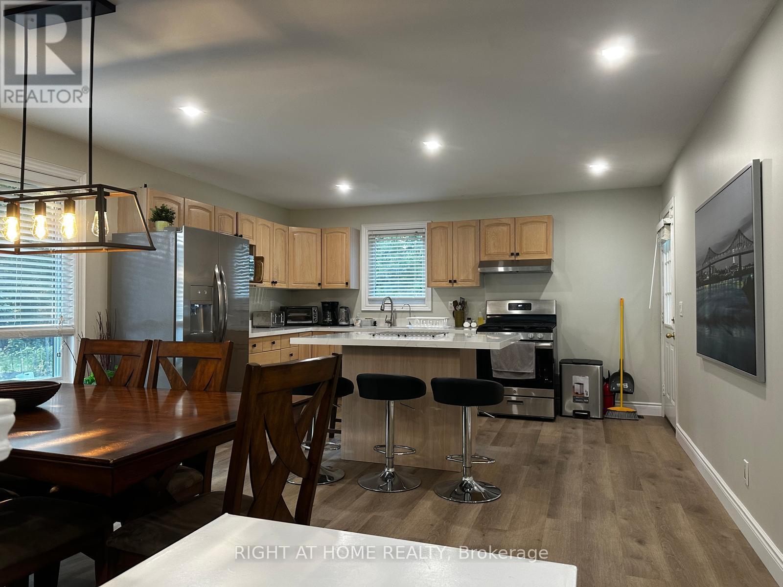 741 Innisfil Beach Road, Innisfil, Ontario  L9S 4E4 - Photo 8 - N12798084