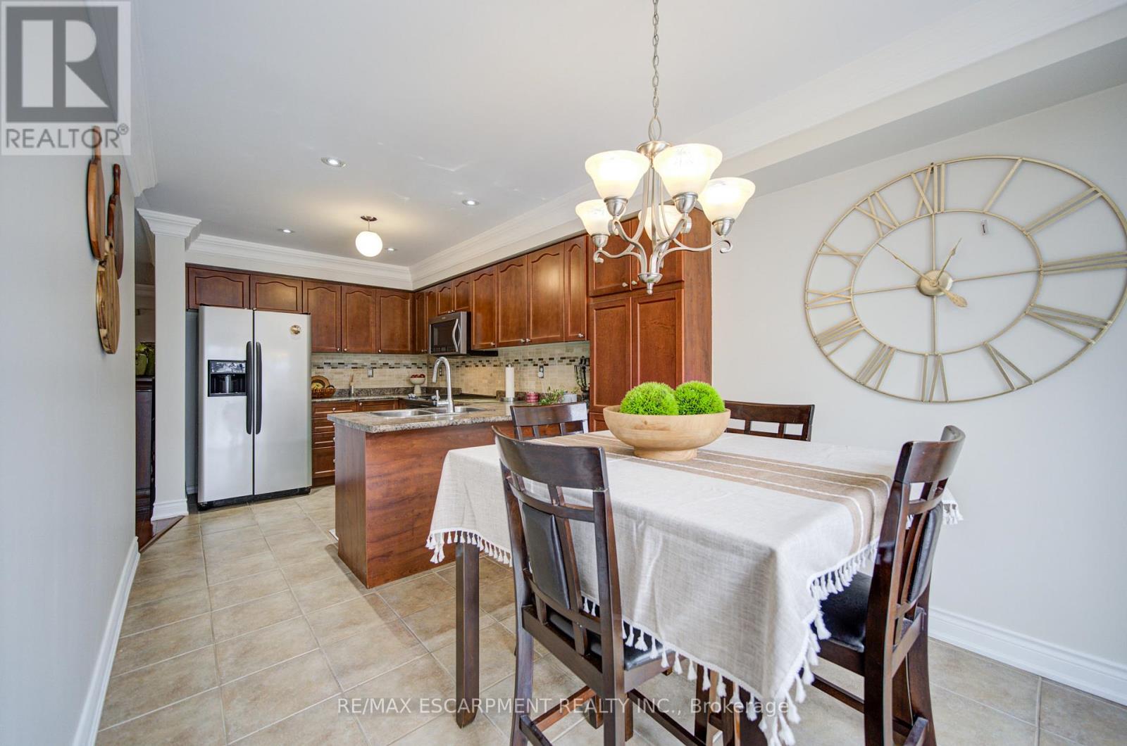 1227 Lamont Crescent, Milton, Ontario  L9T 6W5 - Photo 15 - W12798006