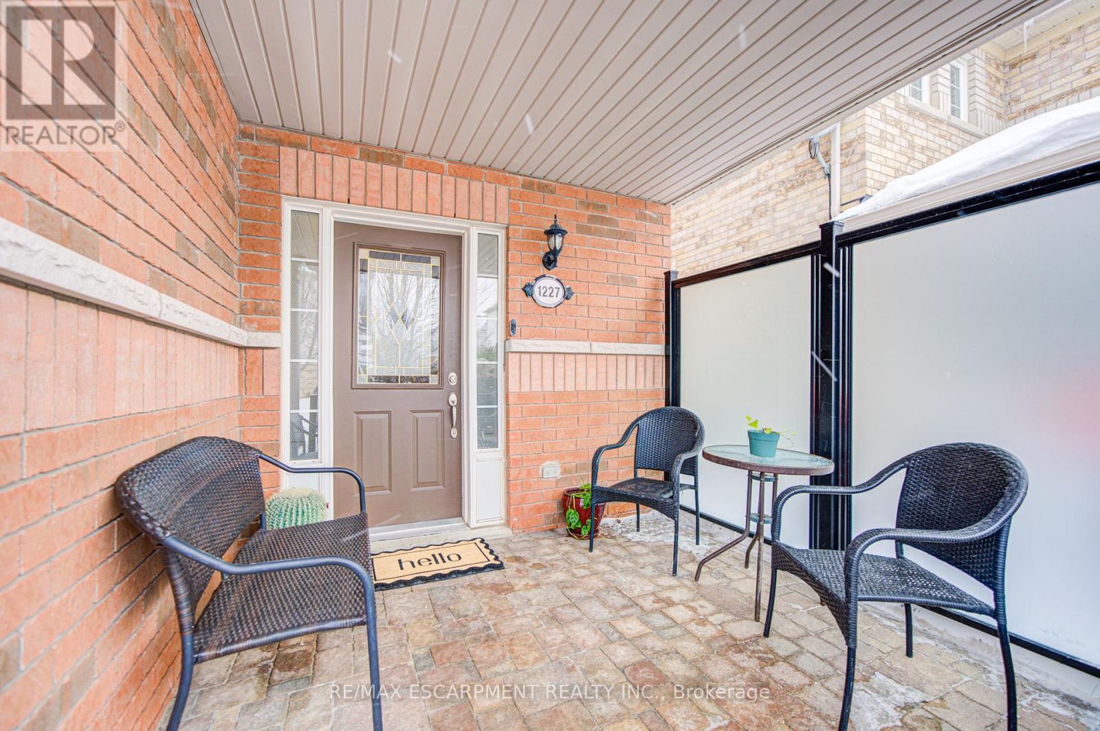 1227 Lamont Crescent, Milton, Ontario  L9T 6W5 - Photo 2 - W12798006