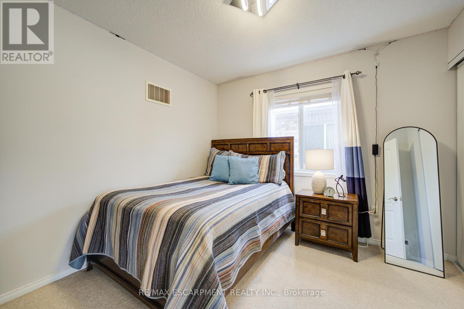 1227 Lamont Crescent, Milton, Ontario  L9T 6W5 - Photo 27 - W12798006