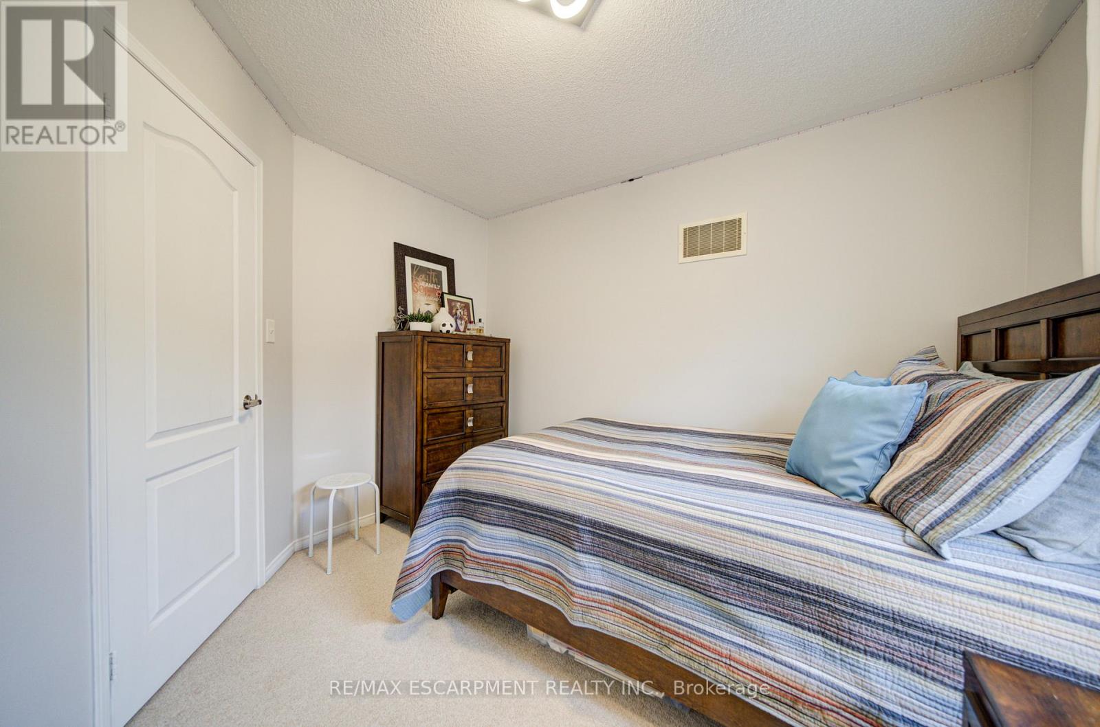 1227 Lamont Crescent, Milton, Ontario  L9T 6W5 - Photo 28 - W12798006