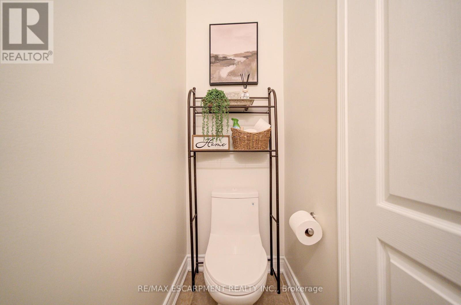 1227 Lamont Crescent, Milton, Ontario  L9T 6W5 - Photo 4 - W12798006