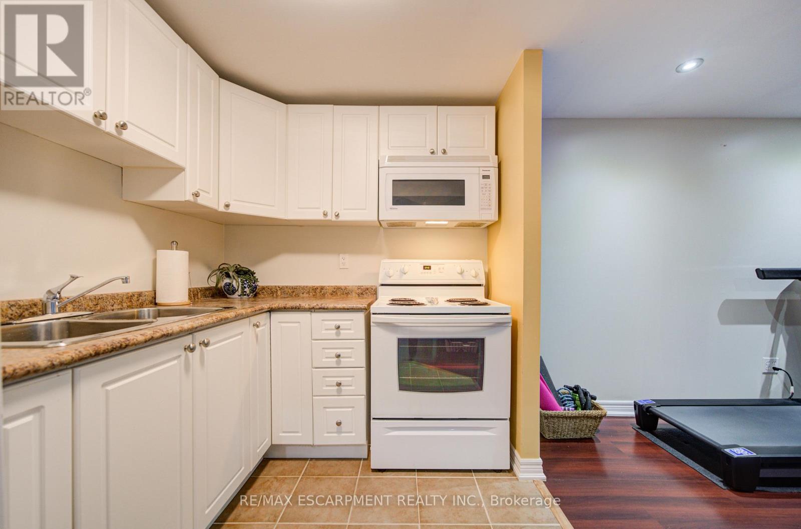 1227 Lamont Crescent, Milton, Ontario  L9T 6W5 - Photo 44 - W12798006