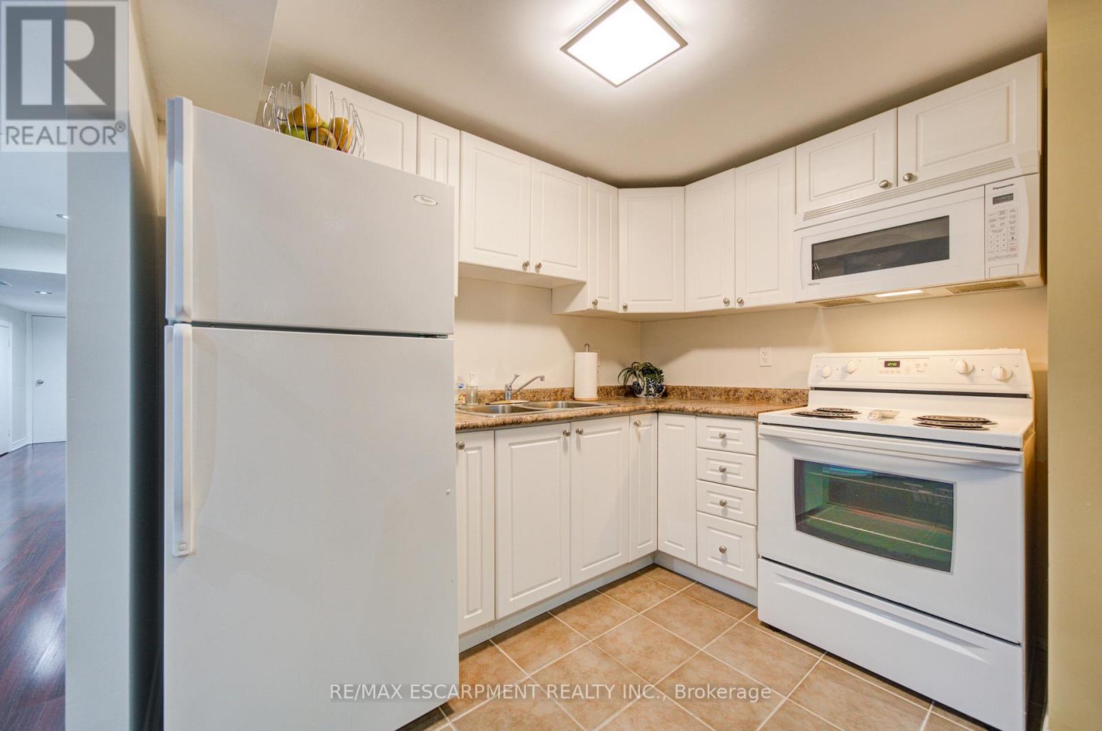 1227 Lamont Crescent, Milton, Ontario  L9T 6W5 - Photo 45 - W12798006