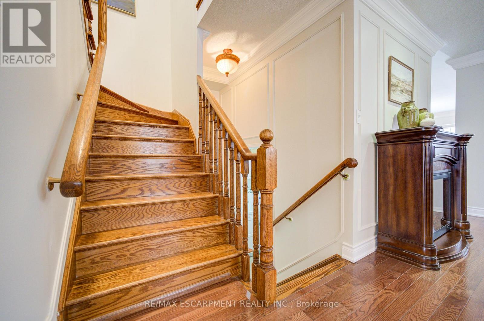 1227 Lamont Crescent, Milton, Ontario  L9T 6W5 - Photo 5 - W12798006