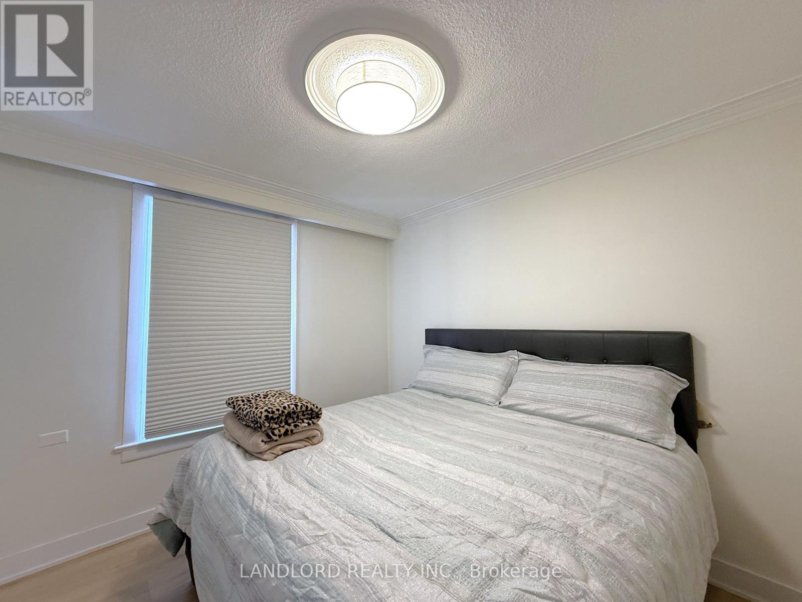 Main - 107 Nairn Avenue, Toronto, Ontario  M6E 4G9 - Photo 8 - W12798012