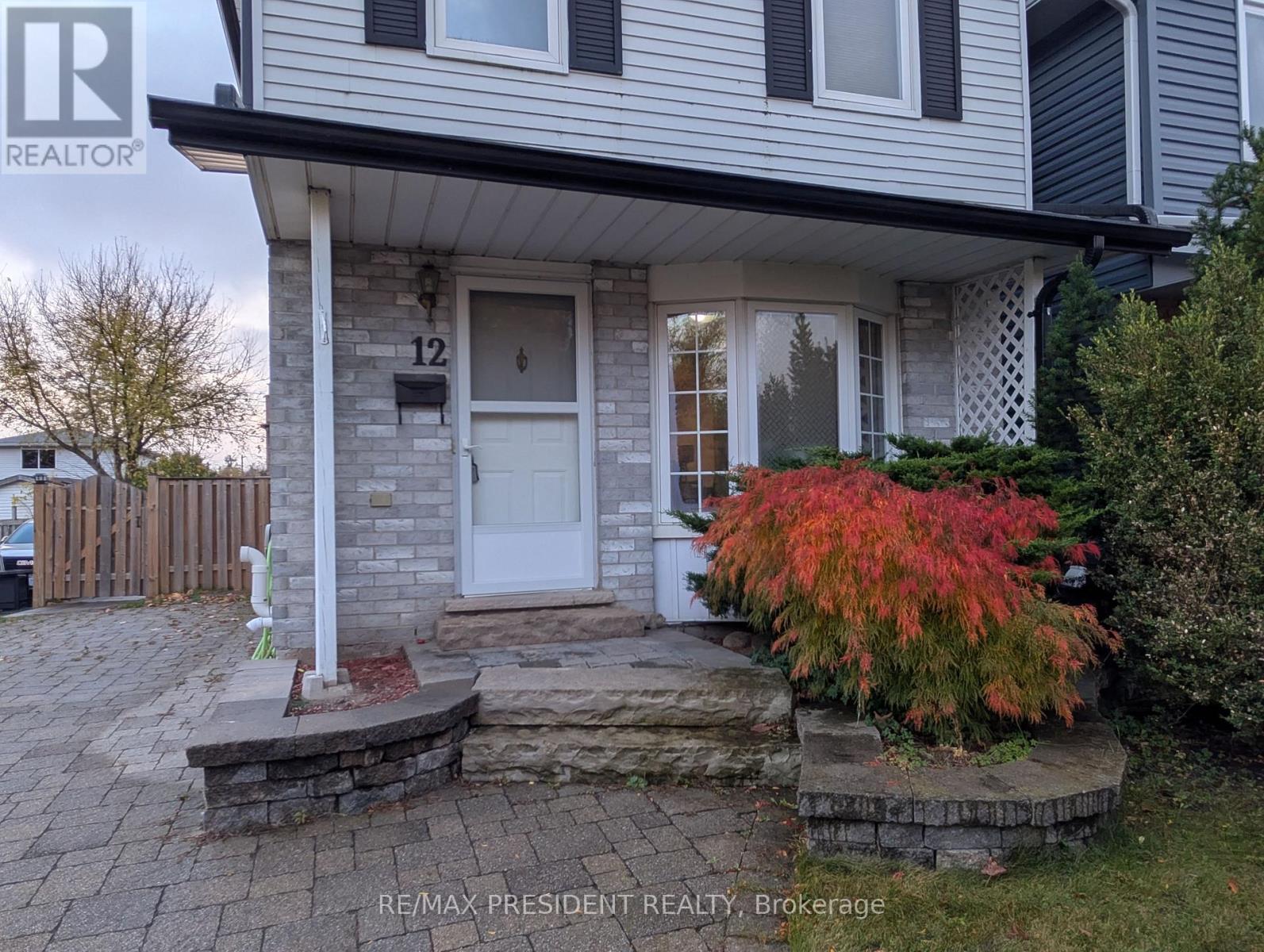 12 Hill Street, Halton Hills, Ontario  L7J 2W2 - Photo 3 - W12798090