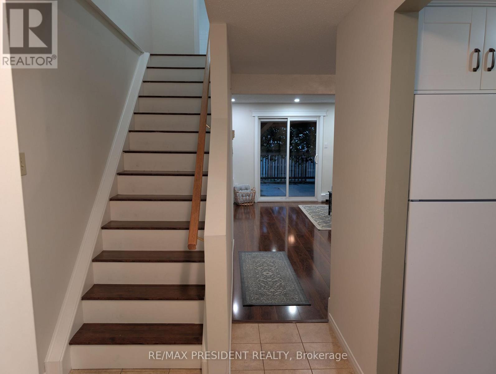 12 Hill Street, Halton Hills, Ontario  L7J 2W2 - Photo 4 - W12798090