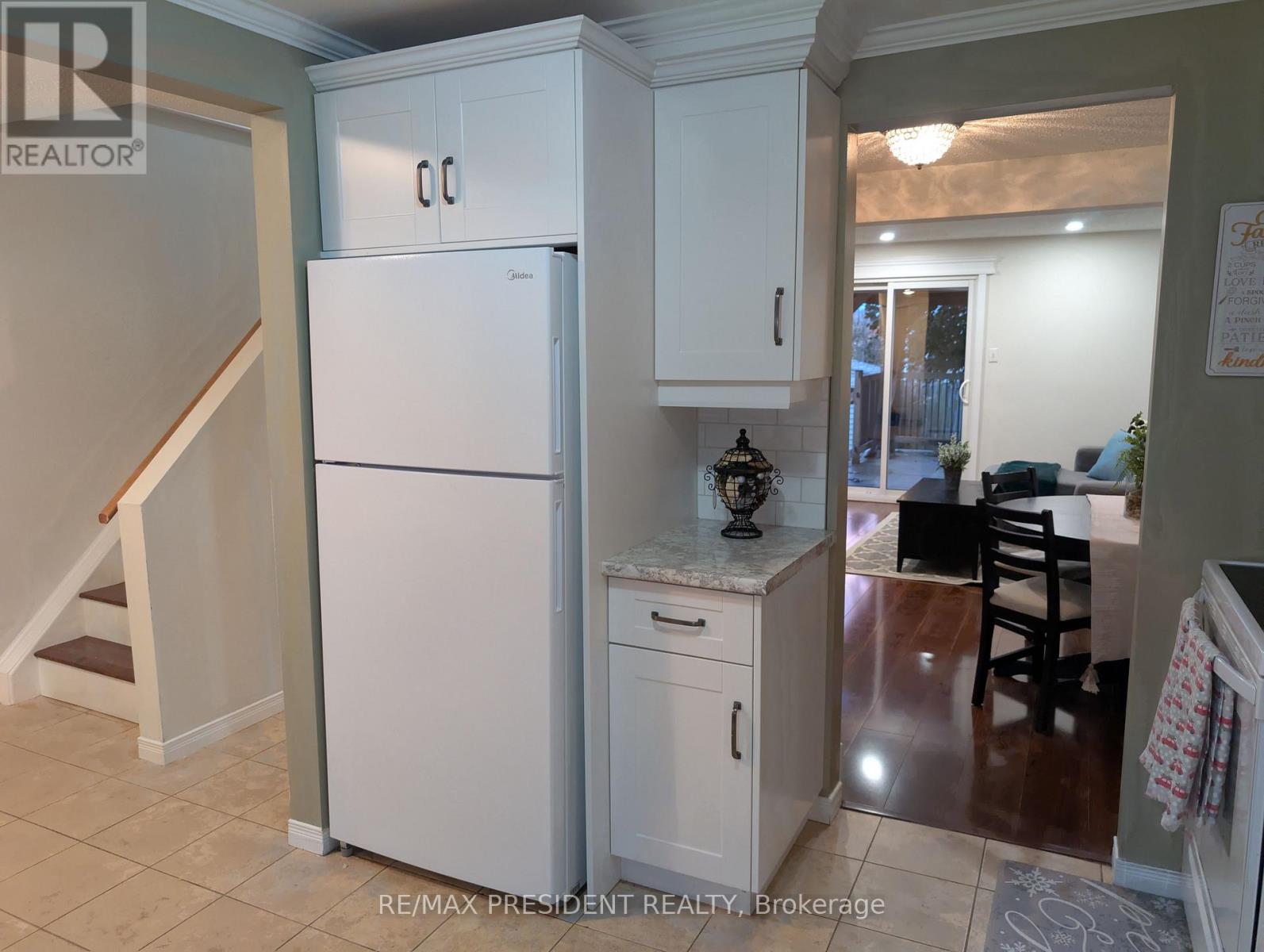 12 Hill Street, Halton Hills, Ontario  L7J 2W2 - Photo 8 - W12798090