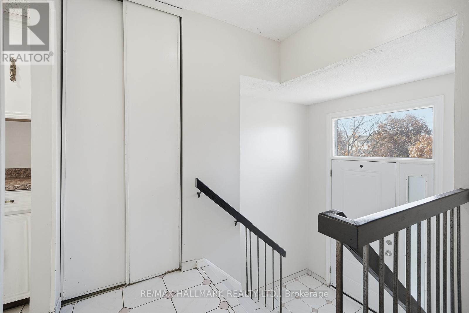 52 Simmons Boulevard, Brampton, Ontario  L6V 3V6 - Photo 8 - W12798102