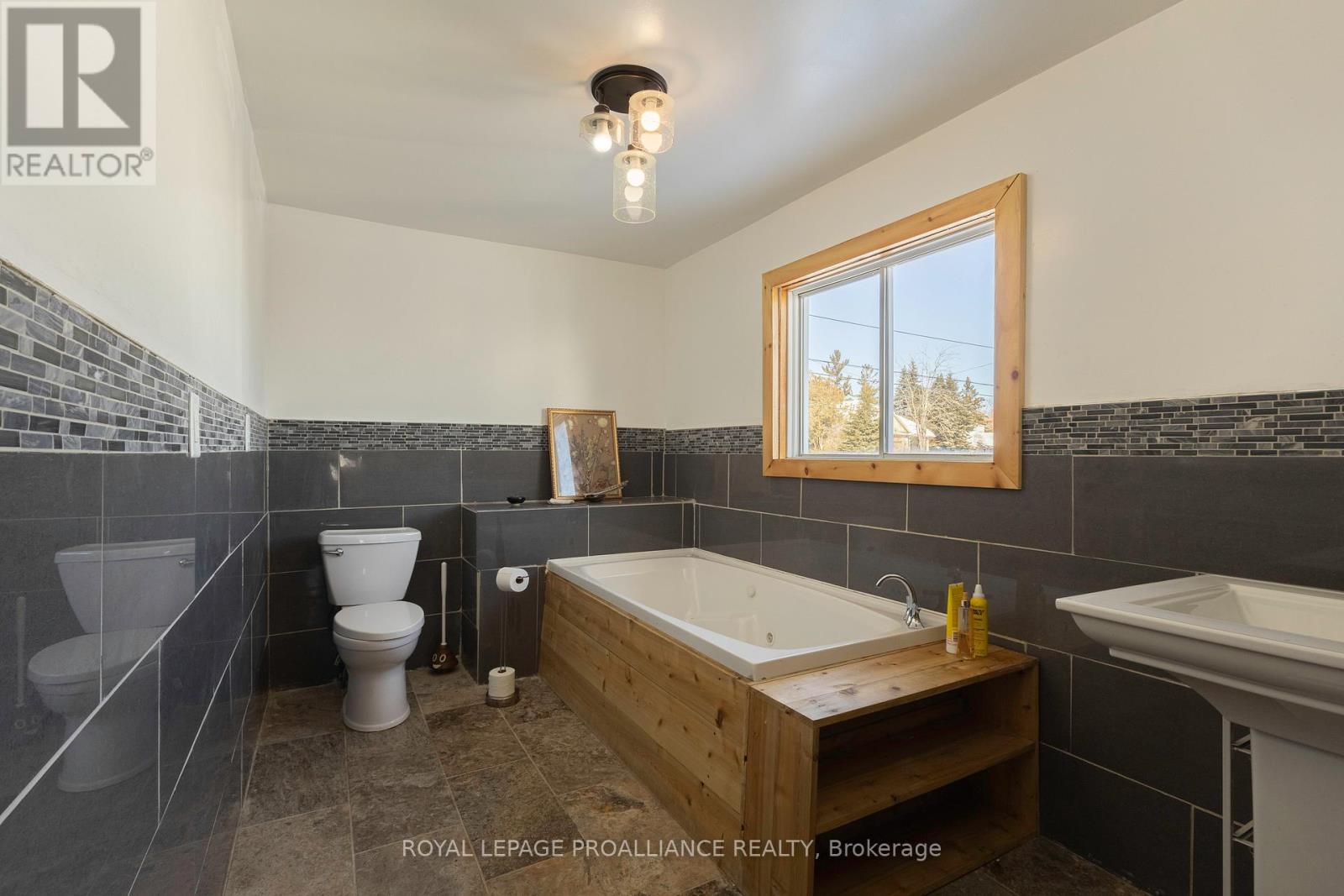 26 Cloverleaf Drive, Belleville, Ontario  K8N 4Z5 - Photo 12 - X12795414