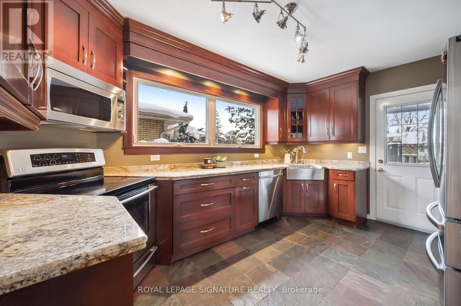 164 Jackson Avenue, Kitchener, Ontario  N2H 3P4 - Photo 14 - X12798024