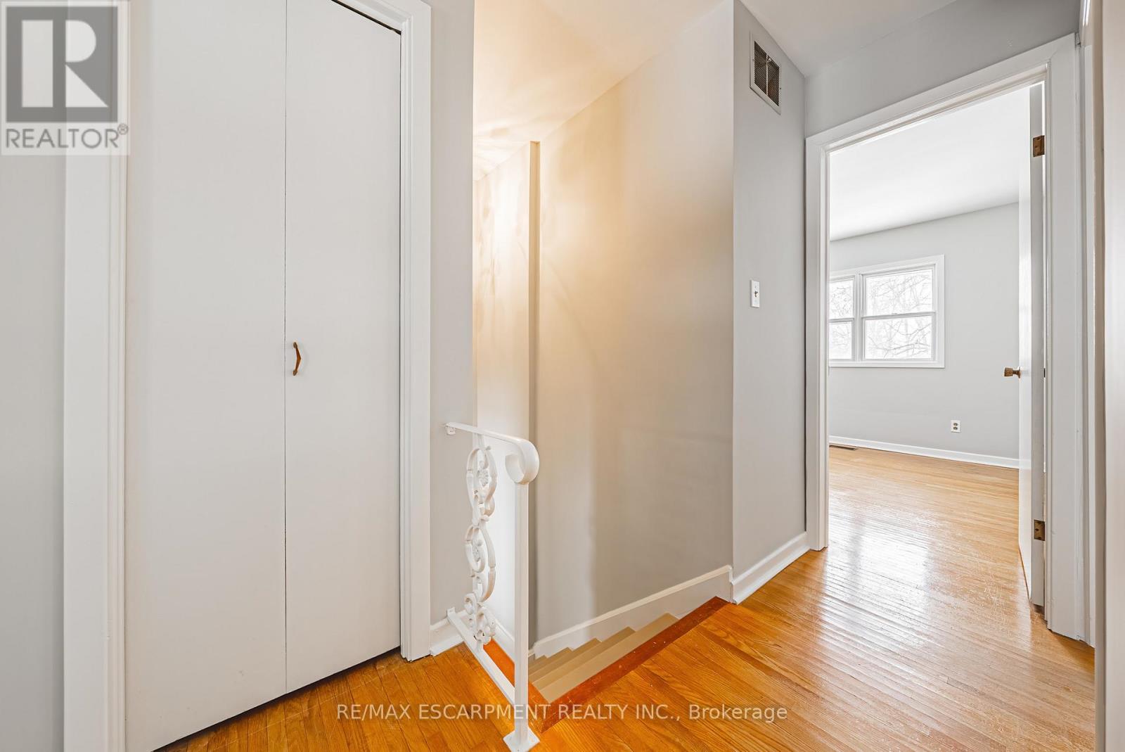 646 Alder Street W, Haldimand, Ontario  N1A 1S5 - Photo 12 - X12798032