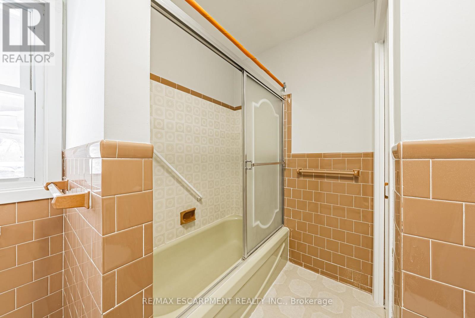 646 Alder Street W, Haldimand, Ontario  N1A 1S5 - Photo 16 - X12798032