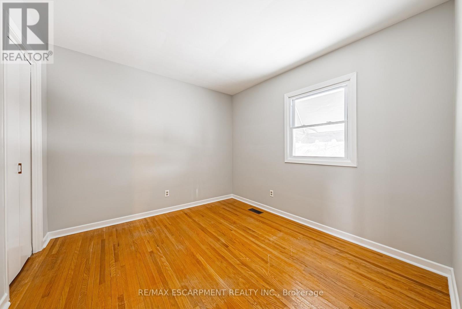 646 Alder Street W, Haldimand, Ontario  N1A 1S5 - Photo 17 - X12798032